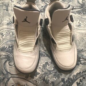 Jordan 4’s Kids White and blue Sneakers